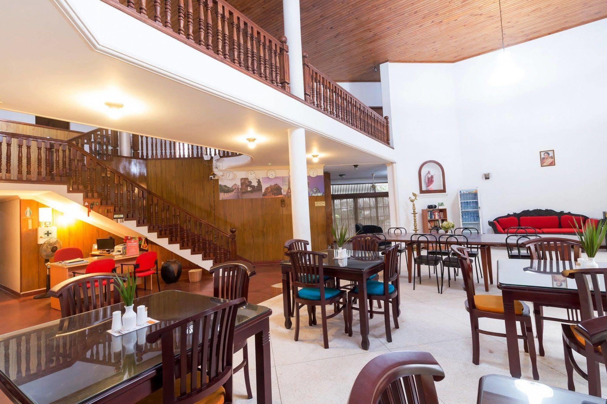 Zen Rooms Modern City Inn Negombo Exteriér fotografie